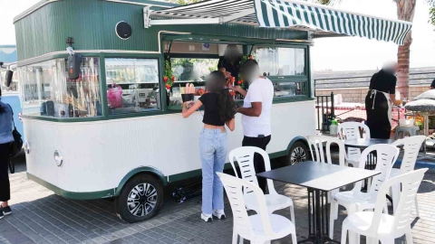 Food Trucks edited_-2.jpg