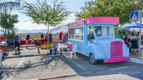 Food Trucks bb.jpg